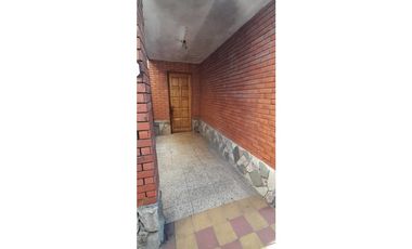 CHALET Y DOS DEPARTAMENTOS EN VENTA. ITUZAINGO NORTE