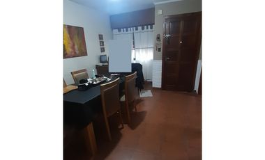 Hermosa casa en dos plantas en venta. Ituzaingó Norte