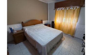 Hermosa casa en dos plantas en venta. Ituzaingó Norte