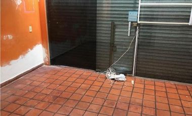 HERMOSA PROPIEDAD CON LOCAL EN ITUZAINGO NORTE.