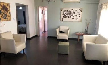 HERMOSA PROPIEDAD CON LOCAL EN ITUZAINGO NORTE.