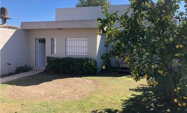 HERMOSA PROPIEDAD CON LOCAL EN ITUZAINGO NORTE.