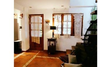 CASA TRES DORMITORIOS TRES BAÑOS DOS PLANTAS