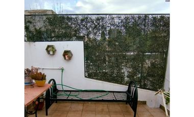 CASA TRES DORMITORIOS TRES BAÑOS DOS PLANTAS