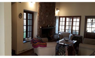 Casa en Venta de 5 Dor con pileta B° Arguello - zona norte Córdoba