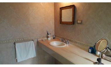 Casa en Venta de 5 Dor con pileta B° Arguello - zona norte Córdoba