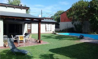 Casa en Venta de 5 Dor con pileta B° Arguello - zona norte Córdoba