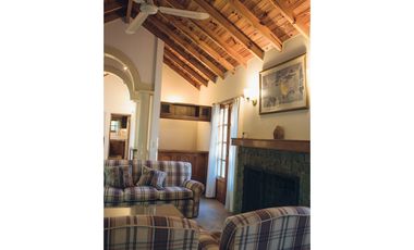 ¡¡ Encantadora casa a dos Cuadras del Mar en Zona Golf !!