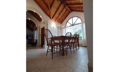 ¡¡ Encantadora casa a dos Cuadras del Mar en Zona Golf !!
