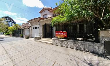 Chalet pileta cochera zona residencial