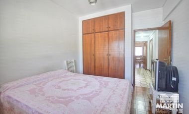 Chalet 7 amb. con jardín, suite, dep. de servicio - Martínez