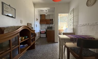 Depto 3 ambientes, 2° piso por escalera, 61m², muy buen estado y excelente ubicación – Lomas Oeste