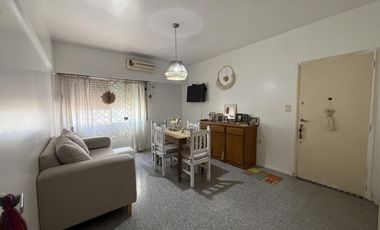 Depto 3 ambientes, 2° piso por escalera, 61m², muy buen estado y excelente ubicación – Lomas Oeste