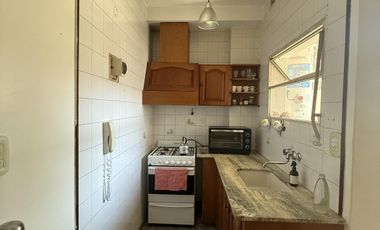 Depto 3 ambientes, 2° piso por escalera, 61m², muy buen estado y excelente ubicación – Lomas Oeste