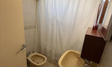 Depto 3 ambientes, 2° piso por escalera, 61m², muy buen estado y excelente ubicación – Lomas Oeste