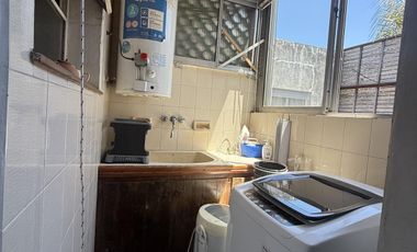 Depto 3 ambientes, 2° piso por escalera, 61m², muy buen estado y excelente ubicación – Lomas Oeste
