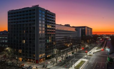 Loft en alquiler con vista al puerto y plaza. Distrito Quartier, Retiro.