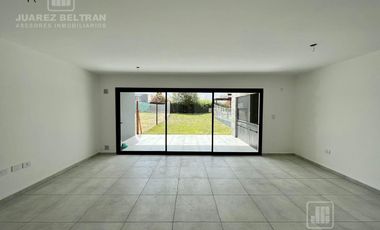 Duplex en Venta - 3 Dormitorios -  en 7 Soles - MALAGUEÑO