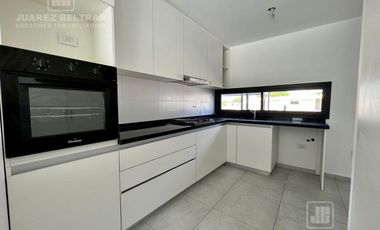 Duplex en Venta - 3 Dormitorios -  en 7 Soles - MALAGUEÑO