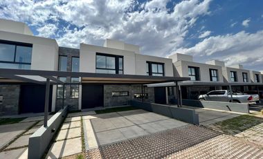 Duplex en Venta - 3 Dormitorios -  en 7 Soles - MALAGUEÑO