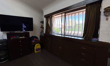 Casa en Venta Jardines de Guadalupe con Uso de Suelo Mixto, Ideal para edificio.