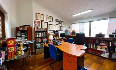 Casa en Venta Jardines de Guadalupe con Uso de Suelo Mixto, Ideal para edificio.