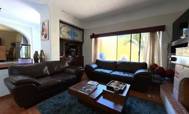 Casa en Venta Jardines de Guadalupe con Uso de Suelo Mixto, Ideal para edificio.