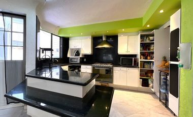 Casa en Venta Jardines de Guadalupe con Uso de Suelo Mixto, Ideal para edificio.