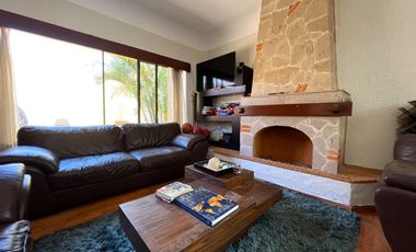 Casa en Venta Jardines de Guadalupe con Uso de Suelo Mixto, Ideal para edificio.