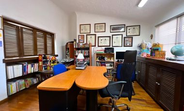 Casa en Venta Jardines de Guadalupe con Uso de Suelo Mixto, Ideal para edificio.