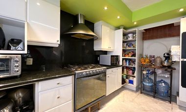 Casa en Venta Jardines de Guadalupe con Uso de Suelo Mixto, Ideal para edificio.