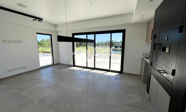 Casa en El Yacht a la venta y en alquiler anual Nordelta