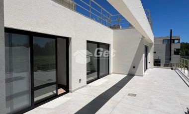 Casa en El Yacht a la venta y en alquiler anual Nordelta