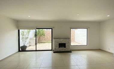 Casa en Venta Vista Bosques, con ampliación cerca de carretera México - Toluca