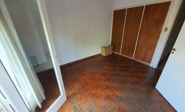 Depósito en  planta alta en lomas de zamora