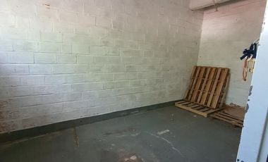 Depósito en  planta alta en lomas de zamora