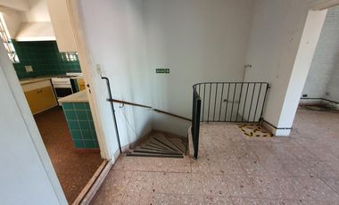 Depósito en  planta alta en lomas de zamora