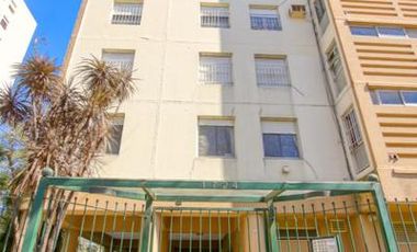 Muy luminoso departamento de cuatro ambientes.