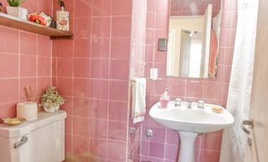 Muy luminoso departamento de cuatro ambientes.