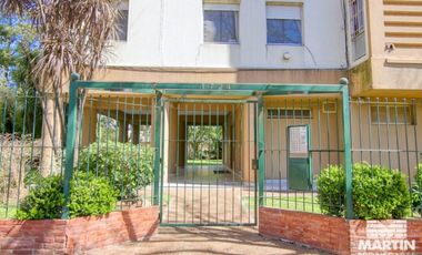 Muy luminoso departamento de cuatro ambientes.