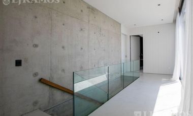 Casa en alquiler temporal en el Barrio Costas, Puertos / Escobar