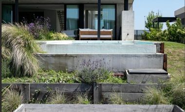 Casa en alquiler temporal en el Barrio Costas, Puertos / Escobar