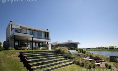 Casa en alquiler temporal en el Barrio Costas, Puertos / Escobar