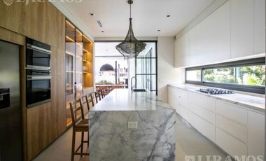 Casa en alquiler temporal en el Barrio Costas, Puertos / Escobar