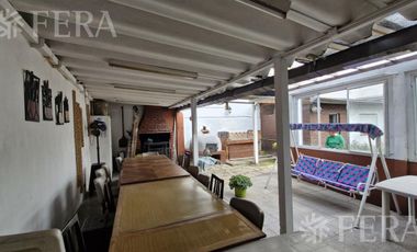 Venta casa 3 ambientes con patio en Sarandi