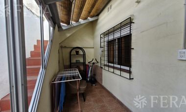 Venta casa 3 ambientes con patio en Sarandi