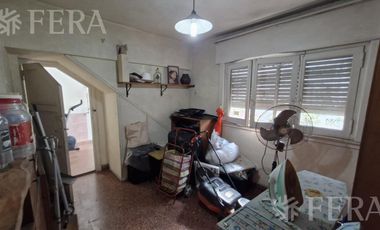 Venta casa 3 ambientes con patio en Sarandi