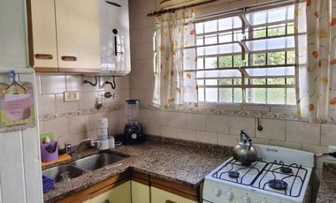 Venta casa 3 ambientes con patio en Sarandi