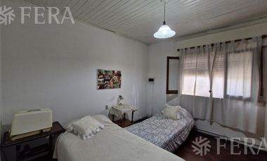 Venta casa 3 ambientes con patio en Sarandi