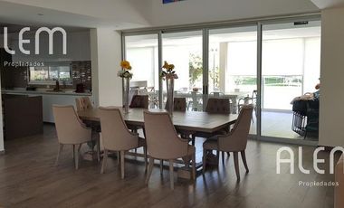 Importante Casa en VENTA en El Ombu